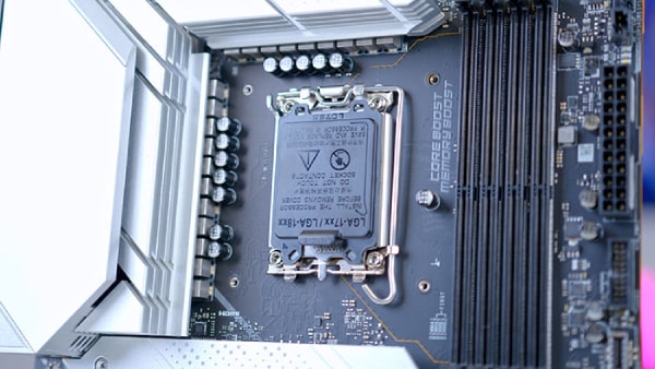عکس chipset-msi-mpg-z690-force-wifi-ddr5-motherboard