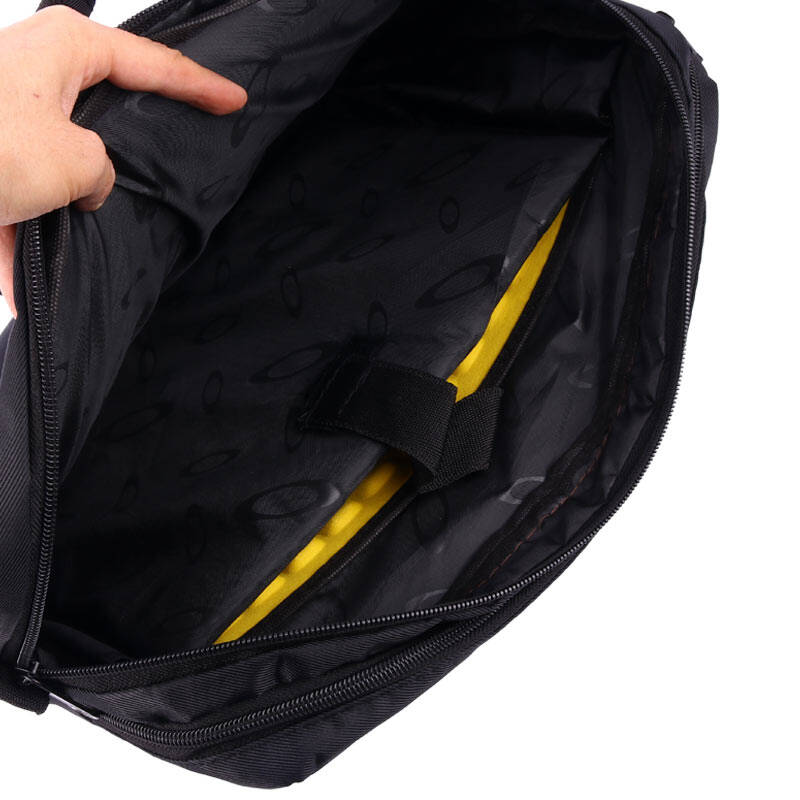 فضای داخل از کیف دستی لپتاپ پیر کاردین مدل مدل b010 رنگ مشکی