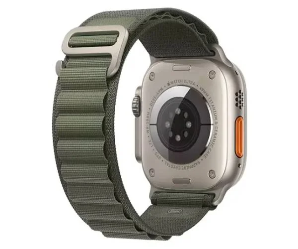 نمای پشت ساعت هوشمند Apple Watch Ultra با بند لوپ گرین آلپاین