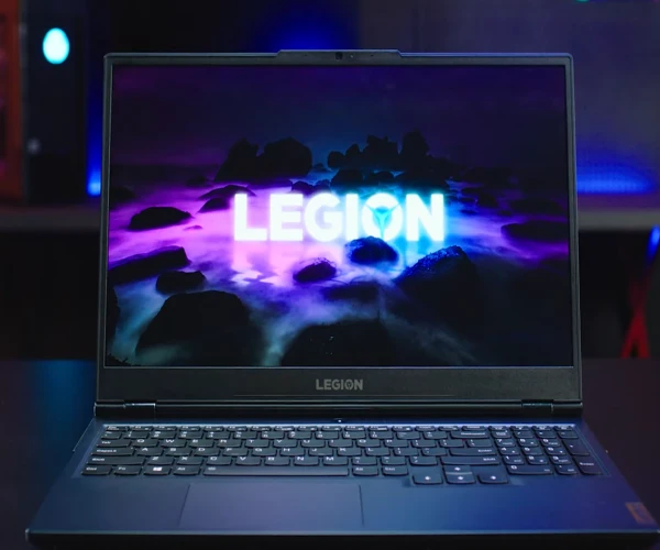 نمای روبه‌رو لپ تاپ لنوو Legion 5-hb