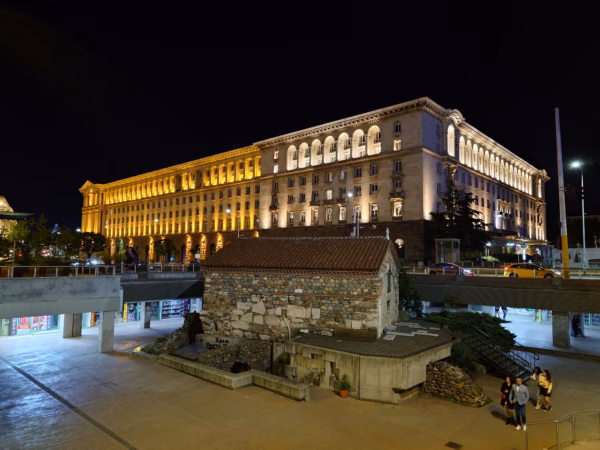 Sony Xperia 1 VII main camera in night 2