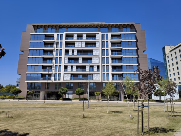 عکس با دوربین اصلی HMD Skyline در روز - 1