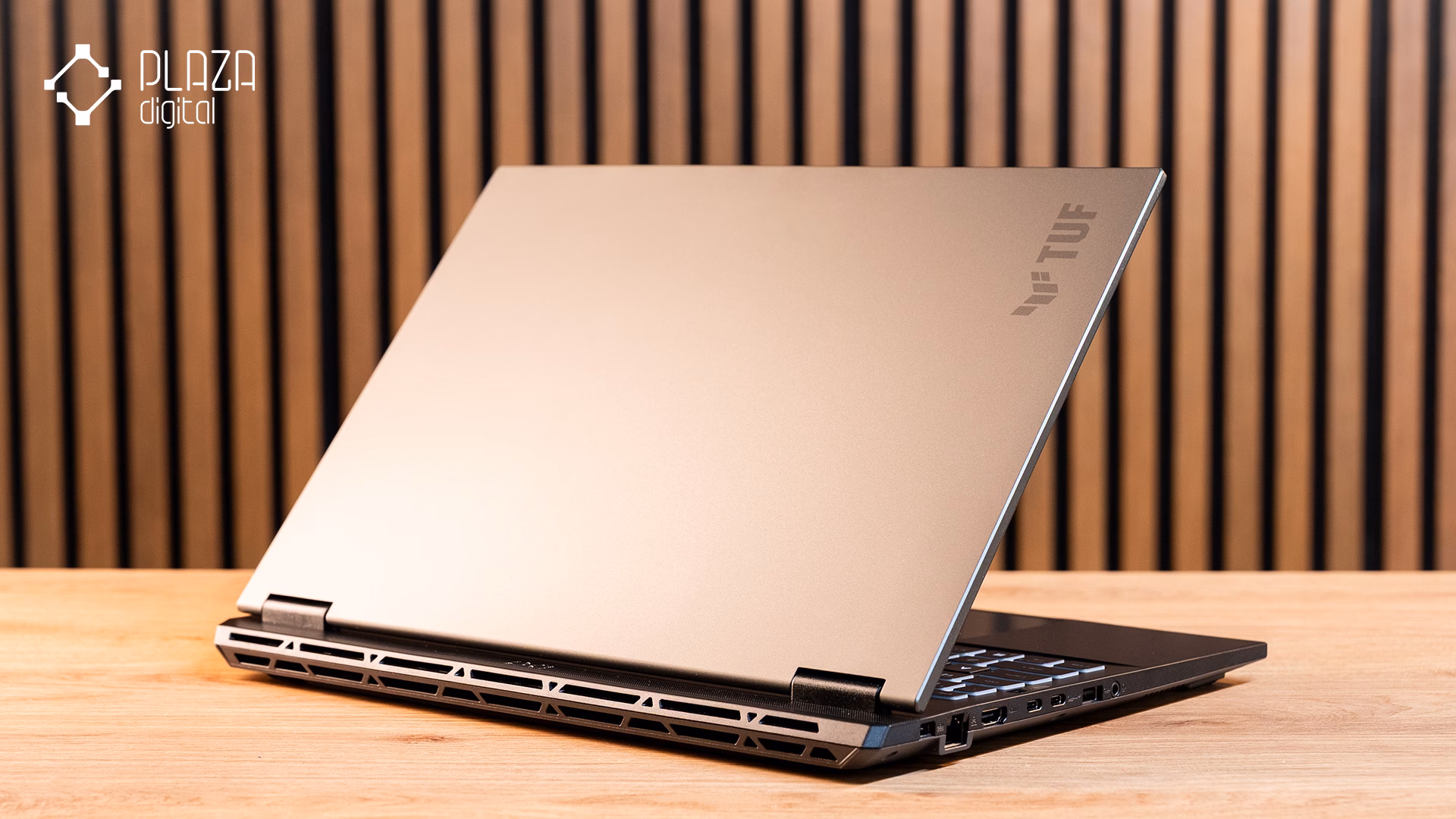 نمایی از قاب پشتی لپ تاپ گیمینگ ایسوس 16 اینچی مدل TUF Gaming A16 FA608UM