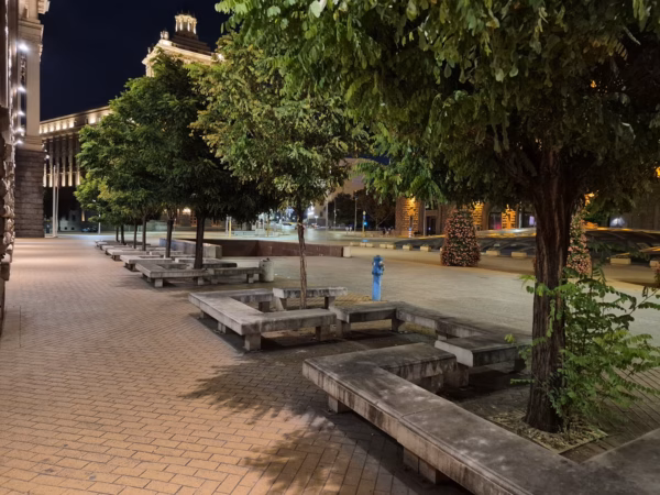 بررسی دوربین اصلی در شب گوشی S25 FE