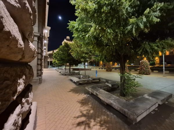 بررسی عکس با دوربین اولترا واید در شب گوشی S25 FE