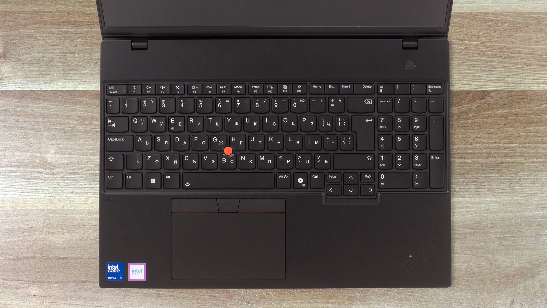 نمای بالا از ThinkPad L16