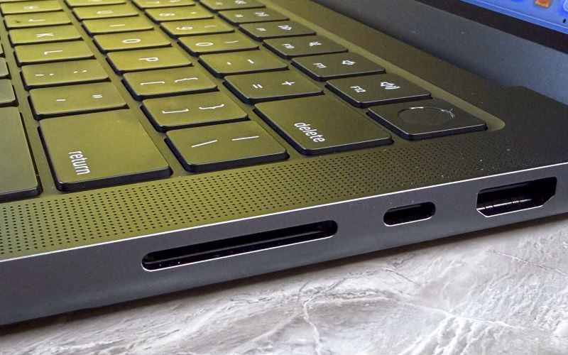 مقایسه پورت های مک بوک پرو M5 و M4