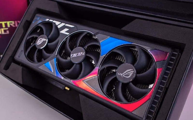 بهترین کارت گرافیک برای بازی 8K در سال 2025 7 کارت گرافیک ASUS ROG Strix RTX 4090 OC