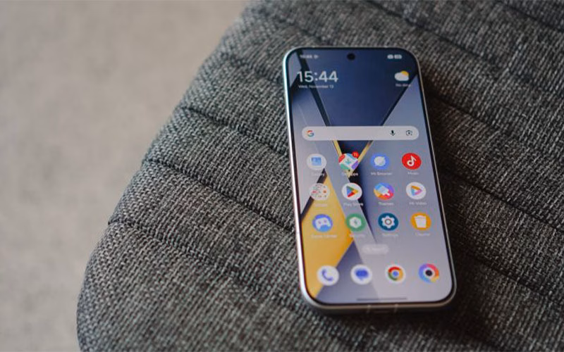 بررسی گوشی پوکو F8 پرو 10 بررسی گوشی پوکو F8 پرو نمایشگر