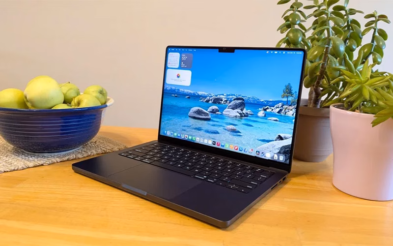 بررسی کامل مک بوک پرو M5 