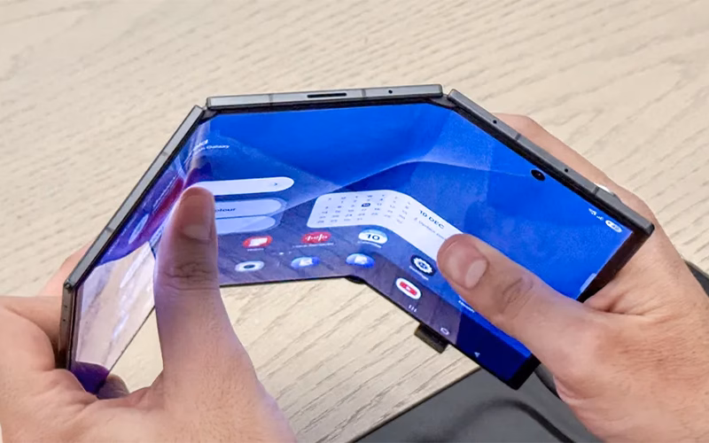 بررسی گوشی سامسونگ Galaxy Z TriFold 12 galaxy z trifold review 2