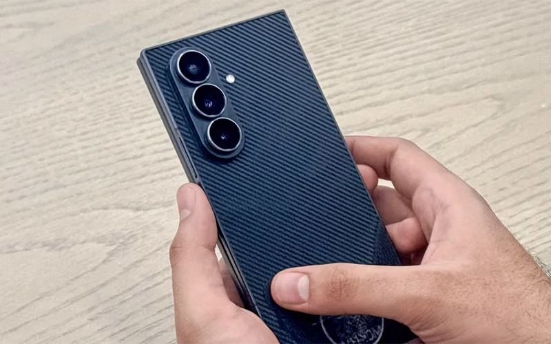 بررسی گوشی سامسونگ Galaxy Z TriFold 16 galaxy z trifold review 3