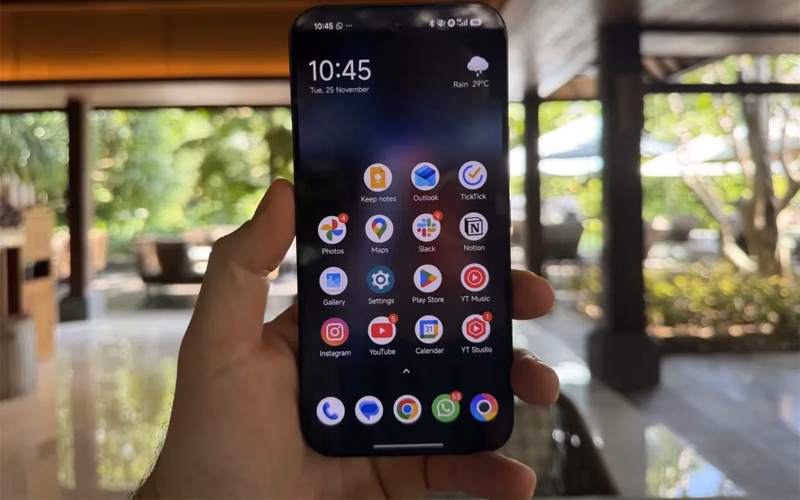 نقد و بررسی پوکو F8 اولترا؛ پرچم داری متفاوت! 9 نمایشگر پوکو f8 اولترا