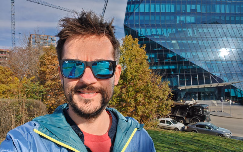 بررسی گوشی ریلمی GT 8 Pro 5G 20 realme gt 8 pro 5g selfie cam 1