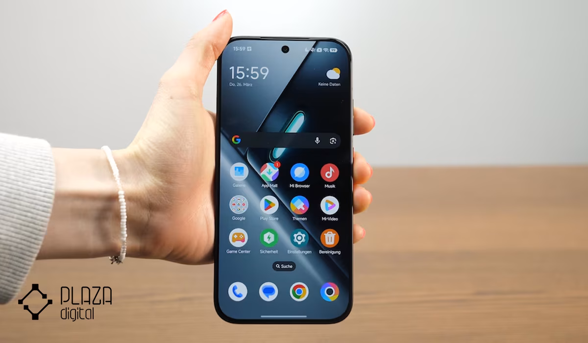 نقد و بررسی Poco X8 Pro 12 تصویری از کیفیت نمایشگر گوشی poco x8 pro در دست